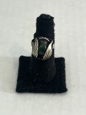 Vintage Native American Sterling Silver Ring w/ Leaves & Malachite. Size 9.5 #60 - Image 1 of 4