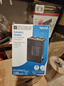 Utilitech Compact Personal Ceramic Heater/w Thermostat Up To 1500 Watts - Picture 1 of 4
