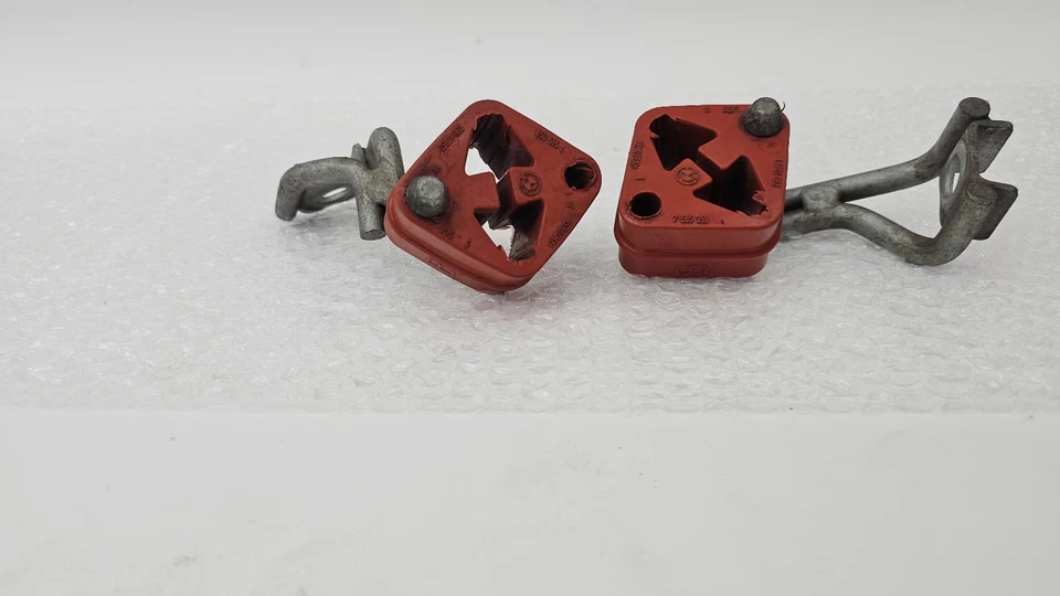 09-15 BMW F01 F02 750Li Trasero Derecho e Izquierdo Silenciador Tubo Suspensión con Soporte Foto 1 de 4