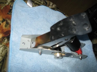 Conjunto de pedal de gas Logitech G29, también para G920, G27, G25 Foto 1 de 2