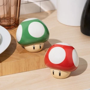 Official Nintendo Super Mario Mushrooms Salt And Pepper Shakers - Picture 1 of 4
