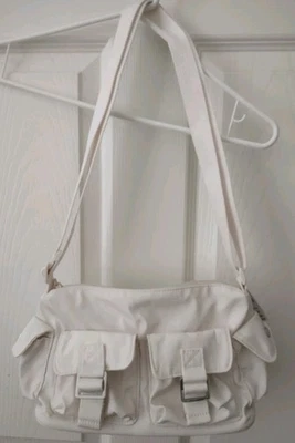 Bolsa de ombro Victoria's Secret rosa náilon carga bolsa tiracolo branca nova - Imagem 1 de 4