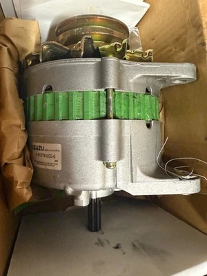 Alternador ISUZU NPR NQR 3.9 Diesel LR170-418 LR170-418C 2912760000 Original Foto 1 de 2