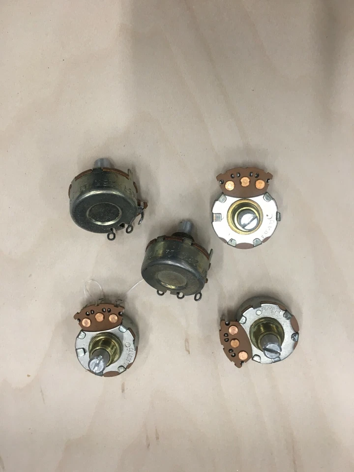 5 potenciómetros clarostato a-657 25h ohm. 19-7825 Foto 1 de 1