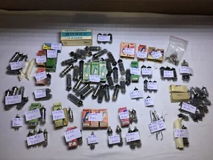 117 PIEZAS USSR Tubo de Vacío Años 70-90 TV Radio Lámpara De Colección 6AH6, 6F36, 6485... - Imagen 1 de 12