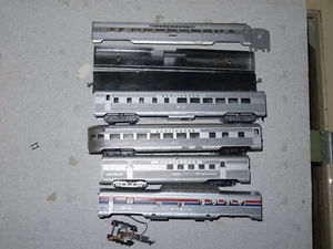 Lot of 5 HO Plastic Burlington & Amtrak Passenger Cars - For Parts or Repair - Picture 1 of 1