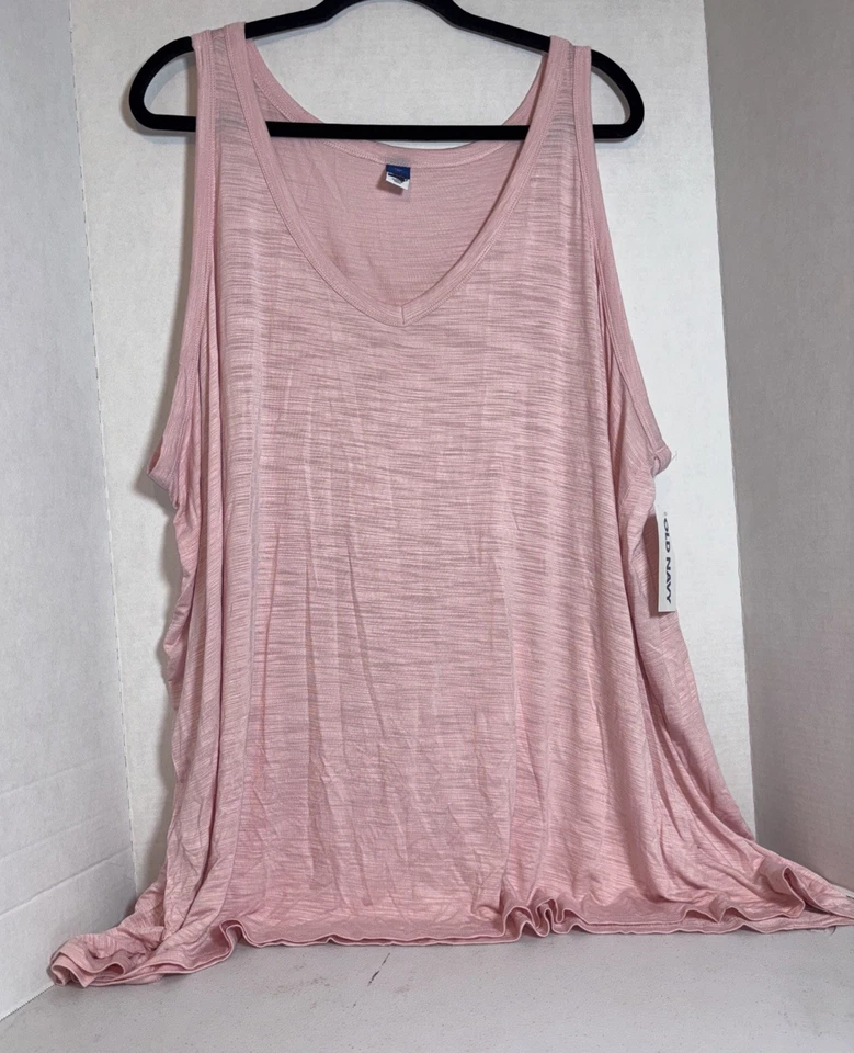 Camiseta sin mangas para mujer 4x de Old Navy en caja rosa. 12 � Foto 1 de 1