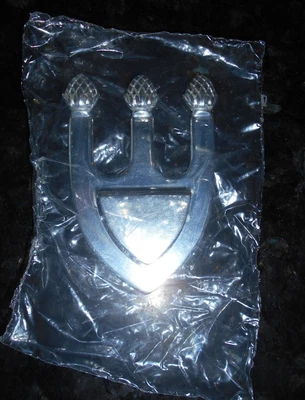 Nuevo en Paquete Antiguo Stock Pinza para Ensalada de Bellota/Juego Soporte The Sheffield Silver Co Hecho en Italia Foto 1 de 4