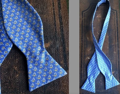 Antigo Novo sem etiquetas Alynn EUA gravata borboleta de sarja de seda azul celeste veleiros amarelo branco preppy - Imagem 1 de 4