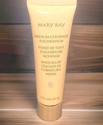 Mary Kay Medium Coverage Foundation Beige 402 New 042007 Discontinued GRAY CAP - Image 1 of 3