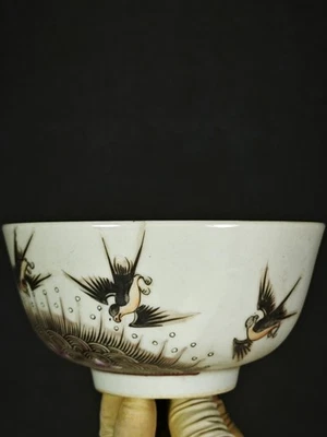 Antigua urraca china de porcelana Tongzhi anunciando buenas noticias cuenco de colores Foto 1 de 4