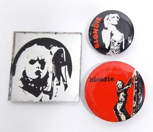 BLONDIE DEBBIE HARRY 1978 Pinback Insignias Cebra Funda de Almohada Vestido LOTE de 3 LEER - Imagen 1 de 9