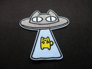 Katze geformte fliegende Untertasse bestickt Bügelbild/Aufnähen Patch Tuch 2,75"x2,75" - Bild 1 von 1