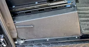 Guide rialzata sedile in acciaio inox Legroom esteso 3 mm SS si adatta a LAND ROVER DEFENDER - Foto 1 di 2