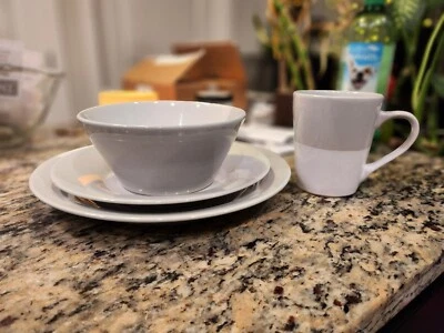 Dishes Set - Image 1 of 4