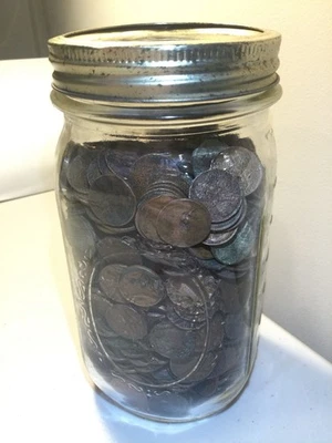 850+ centavos de trigo sin buscar de los años 1910 a 1930 en tarro de albañil antiguo-VA Farm Estate Foto 1 de 4