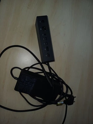 Microsoft 1661 Dockingstation für Microsoft Surface - Schwarz - Bild 1 von 2