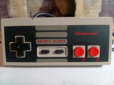 Nintendo NES-004E Controller E-Type Vintage Retro Gamepad OEM NES 1985. - Image 1 of 3