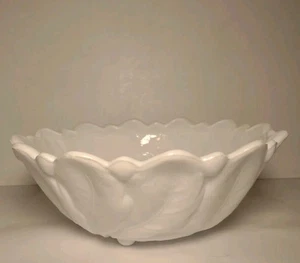Vintage 9" Indiana Milk Glass Wild Rose Serving Bowl Shaped Like A Flower - Picture 1 of 10