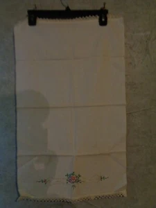 VINTAGE 27 X 16 HANDBESTICKTER BLUMEN TISCHLÄUFER # - Bild 1 von 1