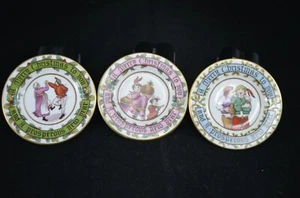 THREE SPODE MINIATURE CHRISTMAS PLATES - Picture 1 of 5