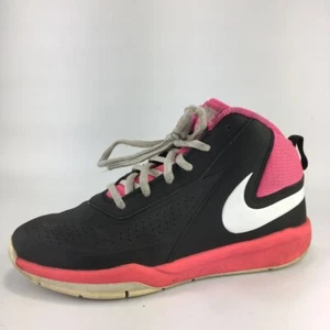 Nike Team Hustle D 7 Sneakers Ragazzo Nero Rosa Traforato Lacci 747999-008 3 Y - Foto 1 di 11