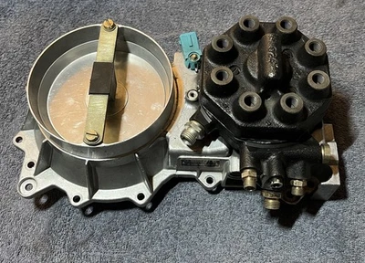 Mercedes Benz 450 SL SLC SEL  Mengenteiler fuel distributor Bosch NOS - Image 1 of 4