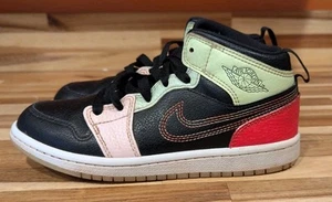 Nike Air Jordan 1 Mid Glow In The Dark  AV5174-076 Youth Size 2Y - Picture 1 of 8