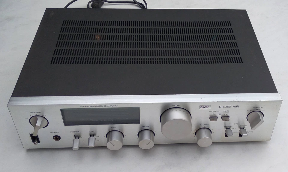 BASF D-6360 HiFi Vollverstärker Stereo Integrated DC Amplifier 2 x 90W - Bild 1 von 4