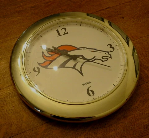 Vintage Wallgain 1990's Era NFL Denver Broncos 12” Wall Clock Man Cave Decor Cover