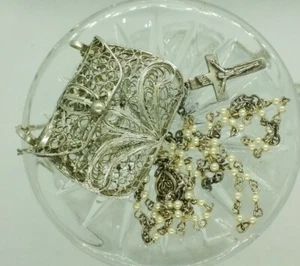"BODA"" Collar de Medallón Cartera con Diminuto Tono Plateado y Perlas Falsas ROSARIO  - Imagen 1 de 8