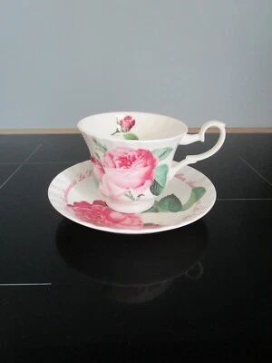 Tasse & sous tasse Roy Kirkham  Porcelaine Anglaise Modèle Versailles Roses - Photo 1/4