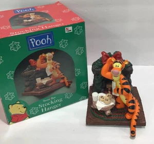 Percha de resina vintage de vacaciones de Navidad de Winnie the Pooh Tigger de Disney - Imagen 1 de 8