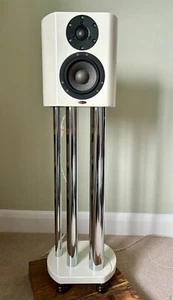 Crystal Cable Arabesque Minimo + Standmount + White Gloss + Boxed @ Lotus Hifi - Bild 1 von 8