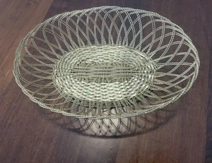 Usado en Excelente Condición Alambre de Metal Pesado Tono Dorado Cesta Trenzada Pan Fruta Servir 11 x 8 x3 - Imagen 1 de 6