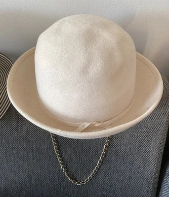 Sombrero de mujer Henry Pollack Glenover vintage blanco crema lana Bowler cadena dorada  Foto 1 de 4