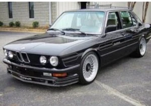 Modellino BMW 525 Alpina Scala 1 : 24 Marca Welly Blu Metal.. - Foto 1 di 1