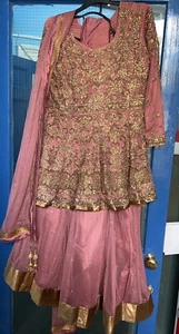 New Bridal Wedding Walima Dress Peplum Lengha Dupatta Large 42 Bollywood Saree - Picture 1 of 12