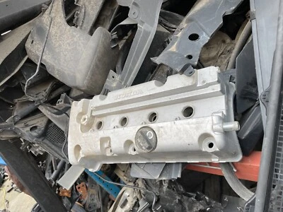 Honda Civic 2009 cubierta de válvula SI 2,0 usada Foto 1 de 3