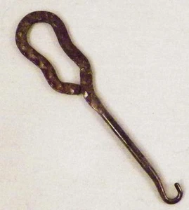 Button Glove Hook Silvertone Metal Peanut Handle Shoe Accessory Ladies Vintage - Picture 1 of 3