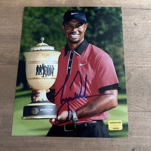 Tiger Woods Signed 8x10 Photo With COA Bridgestone Invitational - Picture 1 of 5