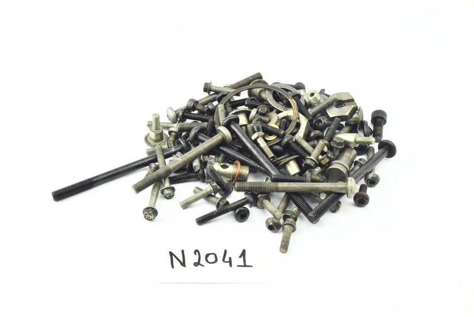 Triumph Trident 750 T300C año 1997 - Pernos de motor N2041 Foto 1 de 1