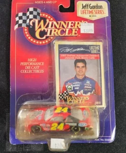 Jeff Gordon #24 DuPont '97 NASCAR Winners Circle Diecast Auto Jurassic Park T3910 - Bild 1 von 5