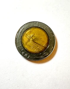 Rare Italian Coin 500 Lire - From 1988 - Picture 1 of 2