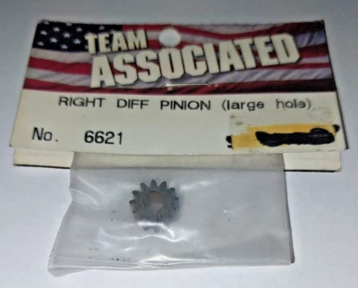 Team Associated RC # 6621 Right Differential Pinion Large Hole - Image 1 of 2