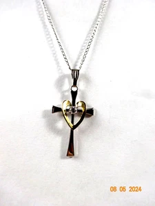 Zartes silber- und goldfarbenes Kreuz mit Herz und Kristall Anhänger mit Silberkette - Bild 1 von 6