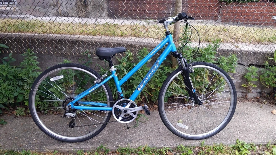 Bicicleta híbrida Shimano 26", azul mar Foto 1 de 4
