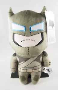 (1) Kidrobot Batman vs Superman Phunny Blindado Batman Verde Oliva Peluche Nuevo - Imagen 1 de 10