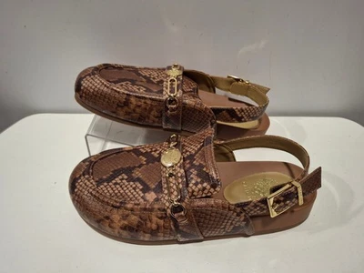 Zueco para mujer Vince Camuto marrón/dorado talla 9,5 Jernio piel de serpiente en relieve Foto 1 de 4