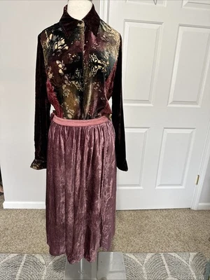 BL^NK Falda London Anthropology Rosa Terciopelo Aplastado S/M Usada en Excelente Condición Cintura Elástica Foto 1 de 4